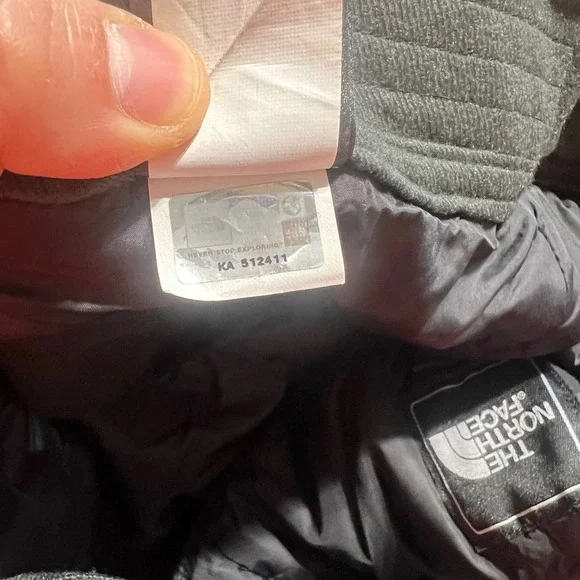 The North Face women's HyVent waterproof insulated snow/ski pants Size Small - Picture 16 of 16